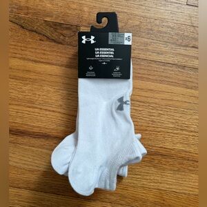 NWT Unisex Under Armour White Socks